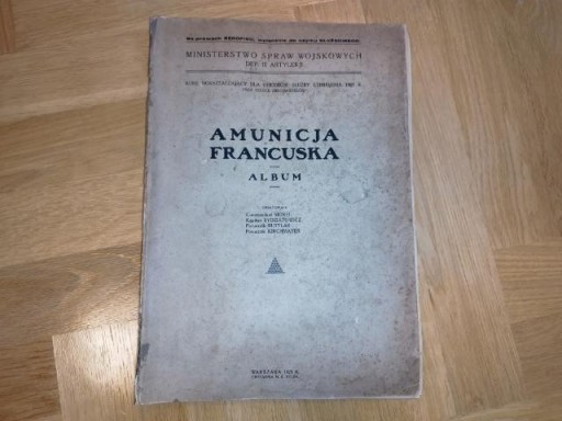 Zdjęcie oferty: AMUNICJA-przedwojenny album ,instrukcja o amunicji