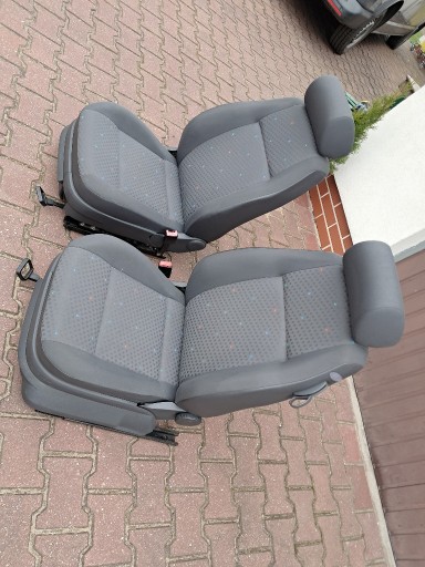 Zdjęcie oferty: Fotele przód VW Polo BDB 3D 2004r
