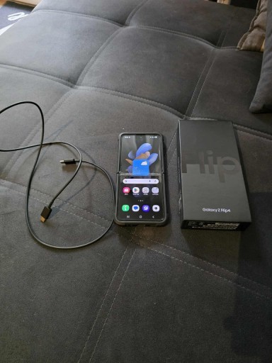 Zdjęcie oferty: Telefon samsung Galaxy zflip 4