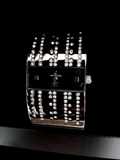 Zdjęcie oferty: Zegarek biżuteria cyrkonie 