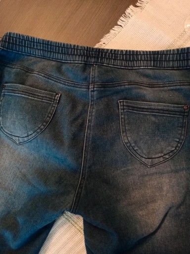 Zdjęcie oferty: Spodnie jeansy damskie rurki r. 40