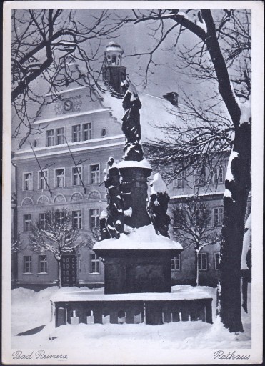Zdjęcie oferty: Duszniki Zdrój - Ratusz i pomnik na Rynku