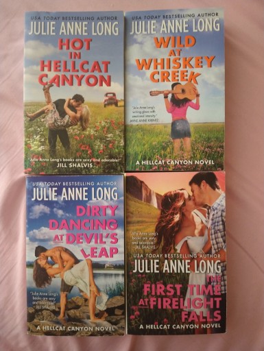 Zdjęcie oferty: A Hellcat Canyon_ Julie Anne Long 