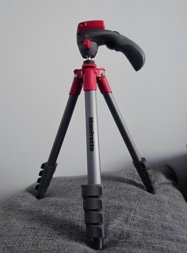 Zdjęcie oferty: Statyw Manfrotto Compact Action + pokrowiec