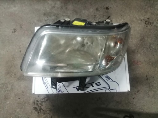 Zdjęcie oferty: vw t5 reflektor lewy 7H1941015S