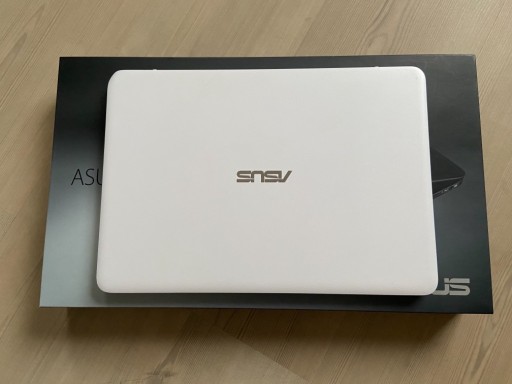 Zdjęcie oferty: Asus Zenbook UX 305 CA M3