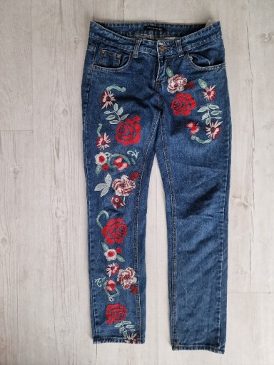 Zdjęcie oferty: P Spodnie jeansy granatowe z haftem kwiaty M 38