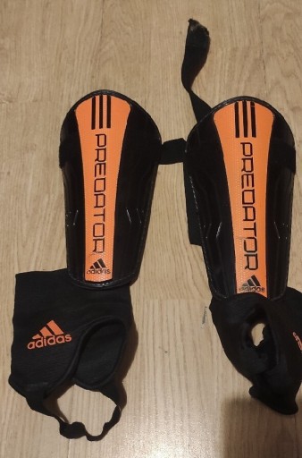 Zdjęcie oferty: Ochraniacze Adidas używane 