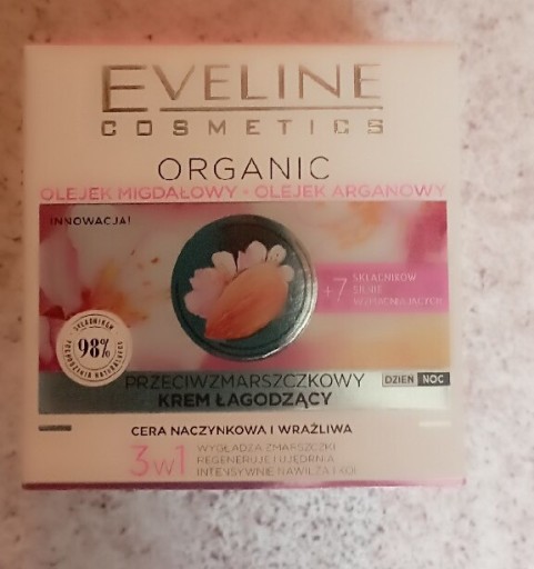 Zdjęcie oferty: Krem do twarzy Eveline 50ml