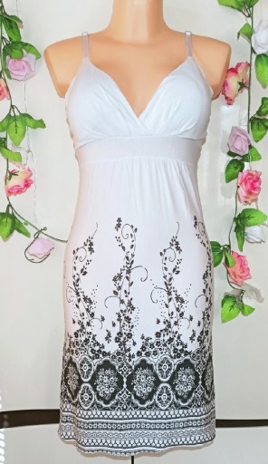 Zdjęcie oferty: Biała Sukienka w kwiaty z wiskozy Unica M (38)