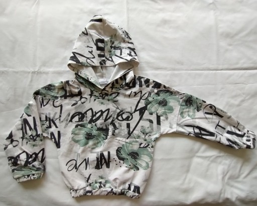 Zdjęcie oferty: Bluza dziecięca z kapturem r. 128