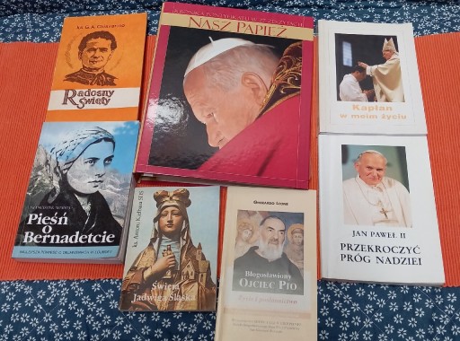 Zdjęcie oferty: Kronika Pontyfikatu w 27 zesz."Nasz Papież" + 6książek: m.in.ks.Chiavarino 