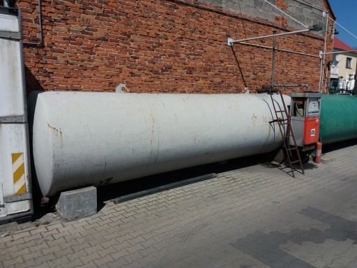 Zdjęcie oferty: Zbiornik na paliwo dwupłaszczowy z dystrybutorem 