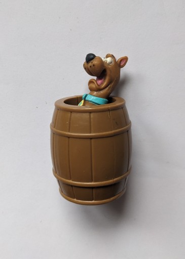Zdjęcie oferty: Scooby-Doo w beczce 1997 piesek zabawka beczka