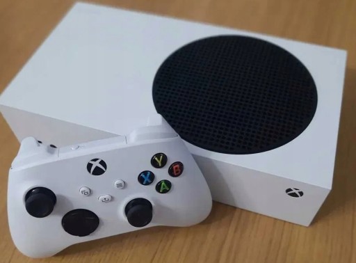 Zdjęcie oferty: `IDEALNA konsola XBOX series S 512GB nieużywana 