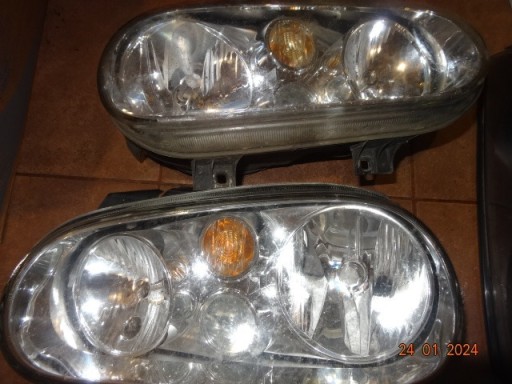 Zdjęcie oferty: LAMPY PRZÓD GOLF -4