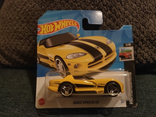 Zdjęcie oferty: Samochodzik, resorak Hot Wheels Dodge Viper RT/10