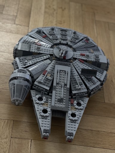 Zdjęcie oferty: LEGO Star Wars 75105 Millennium Falcon