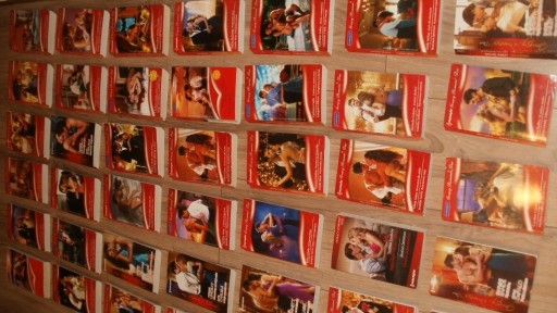 Zdjęcie oferty: GORĄCY ROMANS DUO -84 romansów w 42 książkach