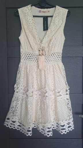 Zdjęcie oferty: Sukienka koronkowa - beżowa (S/M)
