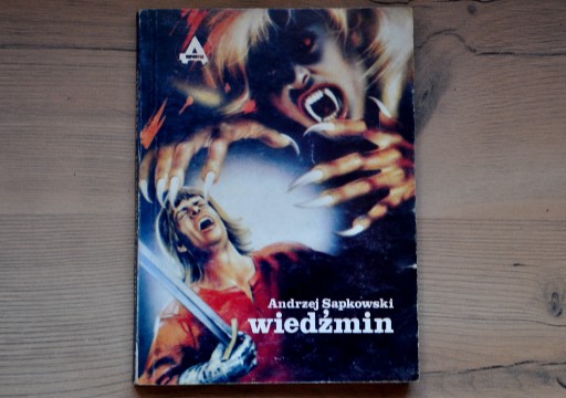 Zdjęcie oferty: Andrzej Sapkowski-Wiedźmin - wyd. 1990