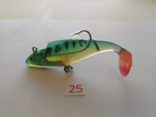 Zdjęcie oferty: Guma uzbrojona 8 cm.- Magic Fish 
