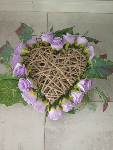 Zdjęcie oferty: Kompozycja nagrobna  - serce z róż