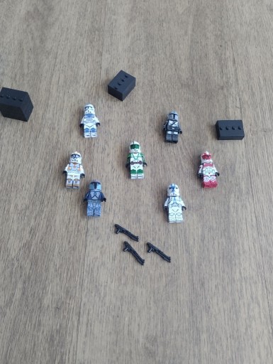 Zdjęcie oferty: 7 figurek i 3 bronie jak lego star wars (nie LEGO)