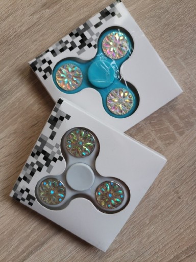 Zdjęcie oferty: Fidget spinner biały 