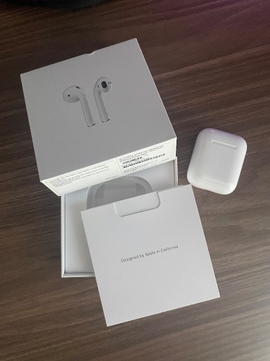 Zdjęcie oferty: Słuchawki Apple AirPods 2 generacji