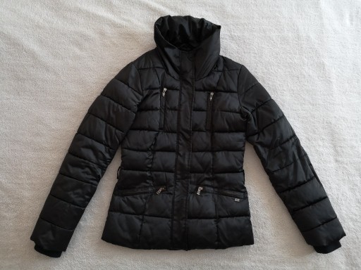 Zdjęcie oferty: Czarna pikowana kurtka Reserved 34