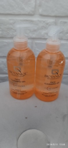 Zdjęcie oferty: Biotaniqe żel do mycia twarzy z witaminą c unikat
