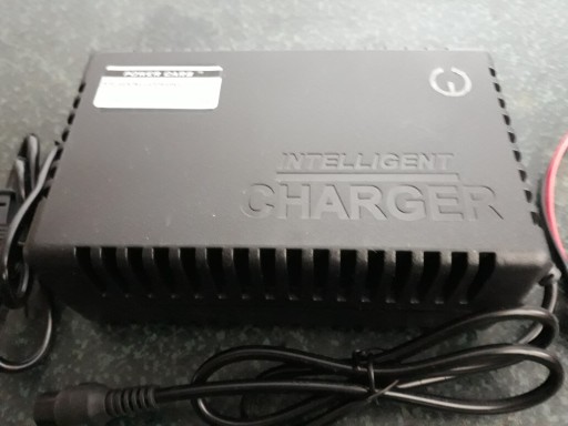 Zdjęcie oferty: Nowa Ładowarka ze złączem do aku żelowych i AGM 24V 3A- do roweru skutera