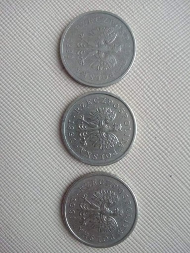 Zdjęcie oferty: 2 monety 1 zł z 1991 i jedna 1990