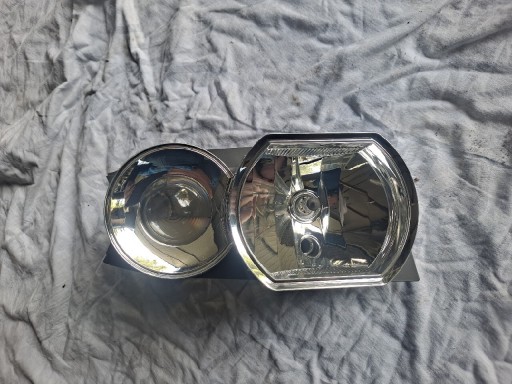 Zdjęcie oferty: Lampa przedniq audi A4b6