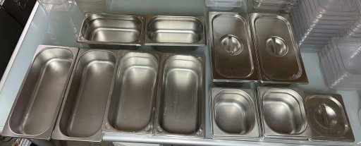 Zdjęcie oferty: Pojemniki GN stalowe 13 szt. + 3 pokrywki