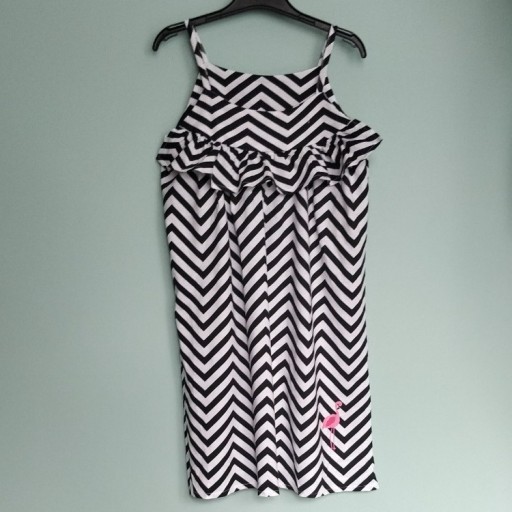 Zdjęcie oferty: Nowa z metkami sukienka Young Style, rozm. 146 cm.