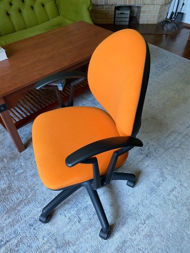 Zdjęcie oferty: Krzesło obrotowe do biurka dla dziecka