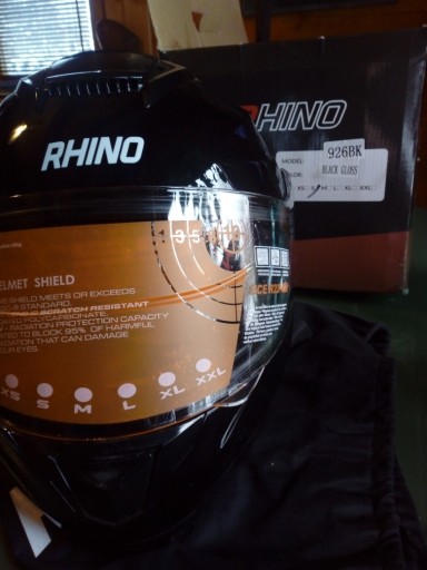 Zdjęcie oferty: Kask Rhino model 926BK Black Gloss rozm. S