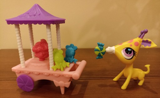 Zdjęcie oferty: Figurka LPS Pet Shop Żyrafa z wózkiem i słodyczami