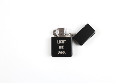 Zdjęcie oferty: Zapalniczka - Light The Dark