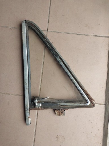 Zdjęcie oferty: Szyba trójkątna fletnerka Fiat 125p Łada 