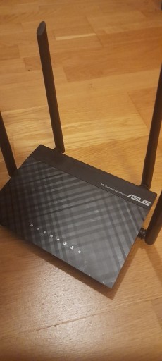 Zdjęcie oferty: Router Asus RT-AC1200 V2