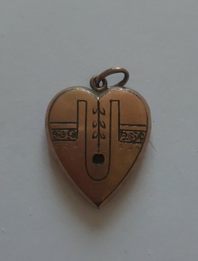Zdjęcie oferty: Zawieszka w kształcie serca - pamiątka 
