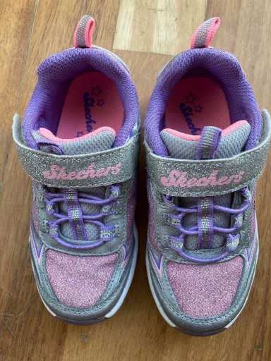 Zdjęcie oferty: Buty dla dziewczynki SKECHERS rozmiar 25