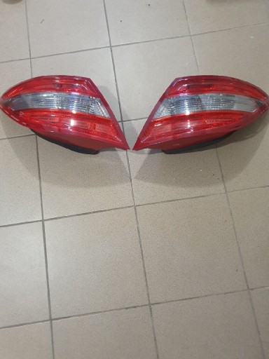 Zdjęcie oferty: Lampy tylne mercedes w204 sedan 