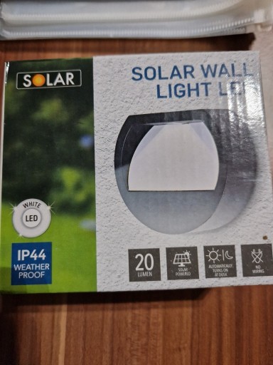 Zdjęcie oferty: SOLARNA ŚCIENNA LAMPA LED NA ELEWACJĘ