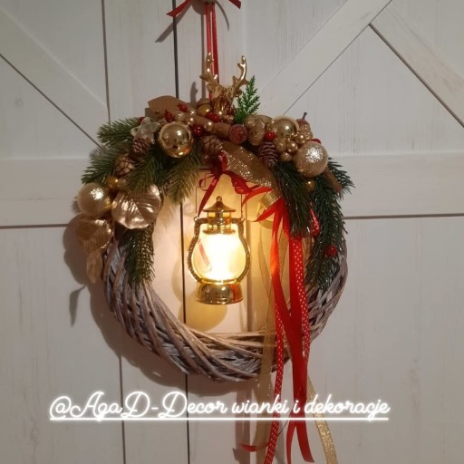 Zdjęcie oferty: Wianek ze złotym reniferem,Wianek z lampionem led, Wianek Świąteczny