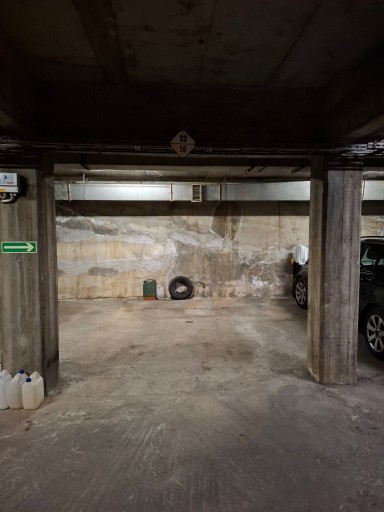 Zdjęcie oferty: miejsce postojowe w garażu