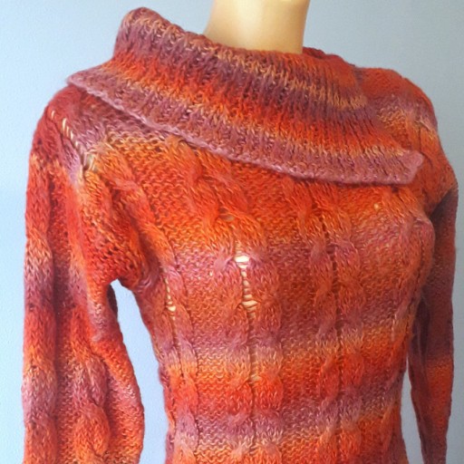 Zdjęcie oferty: Sweter robiony na drutach